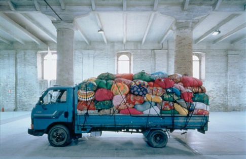 Kimsooja, Bottari Truck, 1997